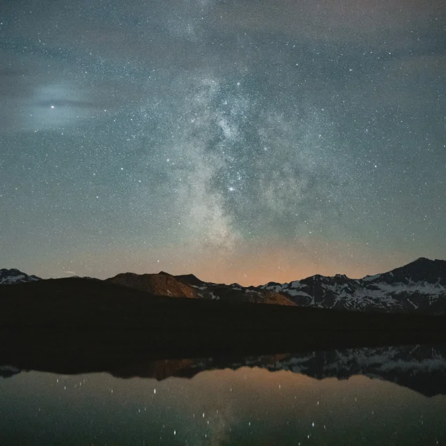 Uscita notturna al lago Ouillette. Osservazione della Via Lattea e della cometa Neowise.