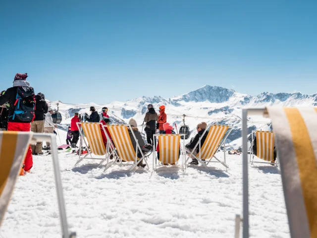 Transats al sole del rifugio Solaise