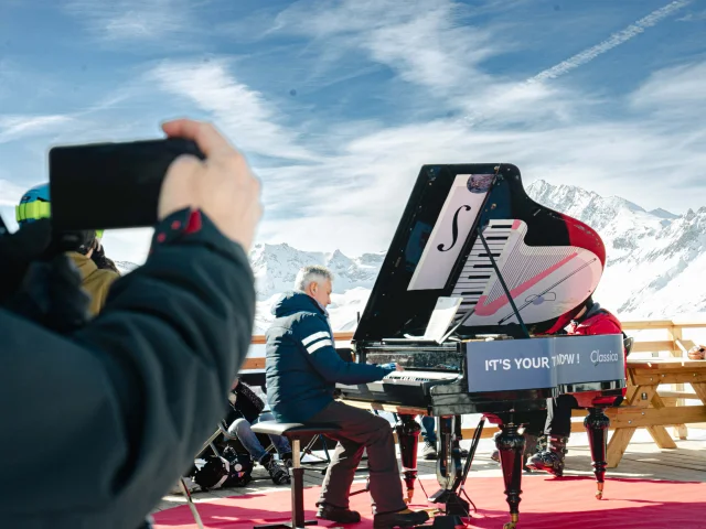 Pianoforte in vetta a Bellevarde durante il Festival Classicaval