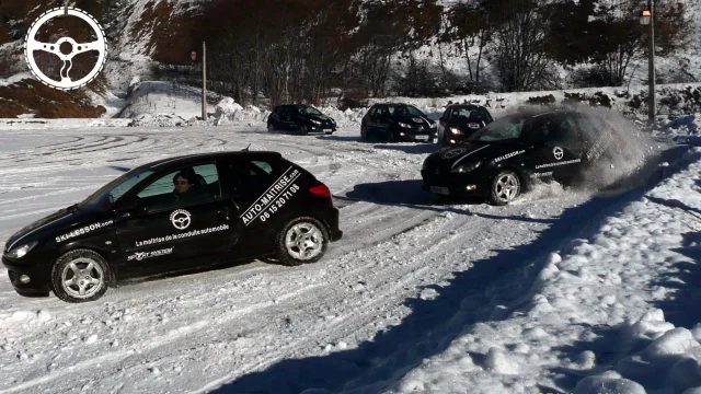 Ecole de pilotage automobile sur neige et glace à Val d'Isère en hiver