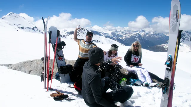 Summer skiing with friends on the glacier