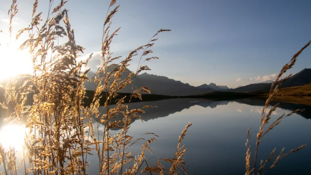 Coucher de soleil en automne au lac de l'Ouillette